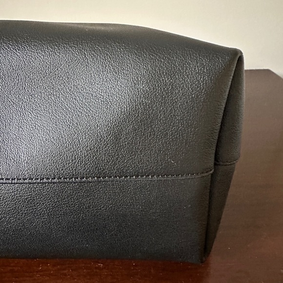 Saint Laurent Black Leather Tote with Gold YSL Charm - Picture 4 of 4